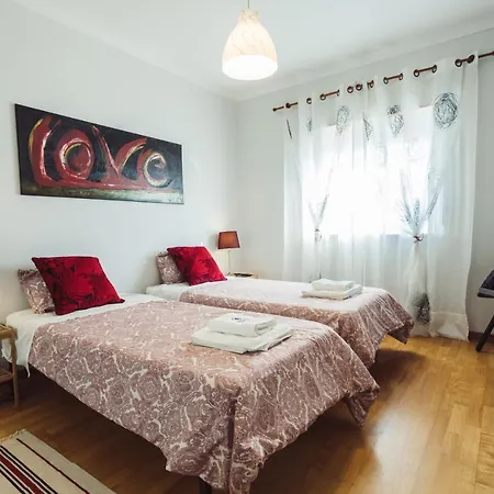 Pensionat Best Houses 29 - Chakra House Peniche